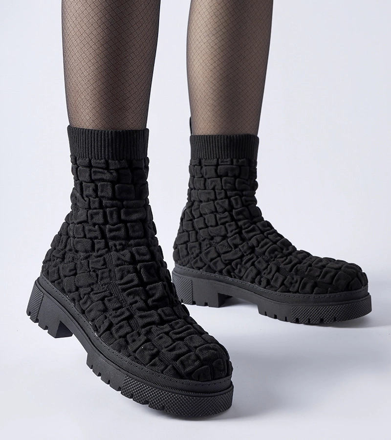 Czarne botki ze skarpetkową cholewką