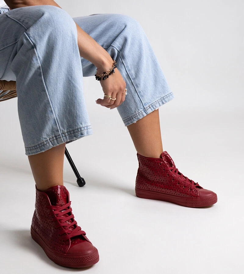 Czerwone wysokie trampki ażurowe