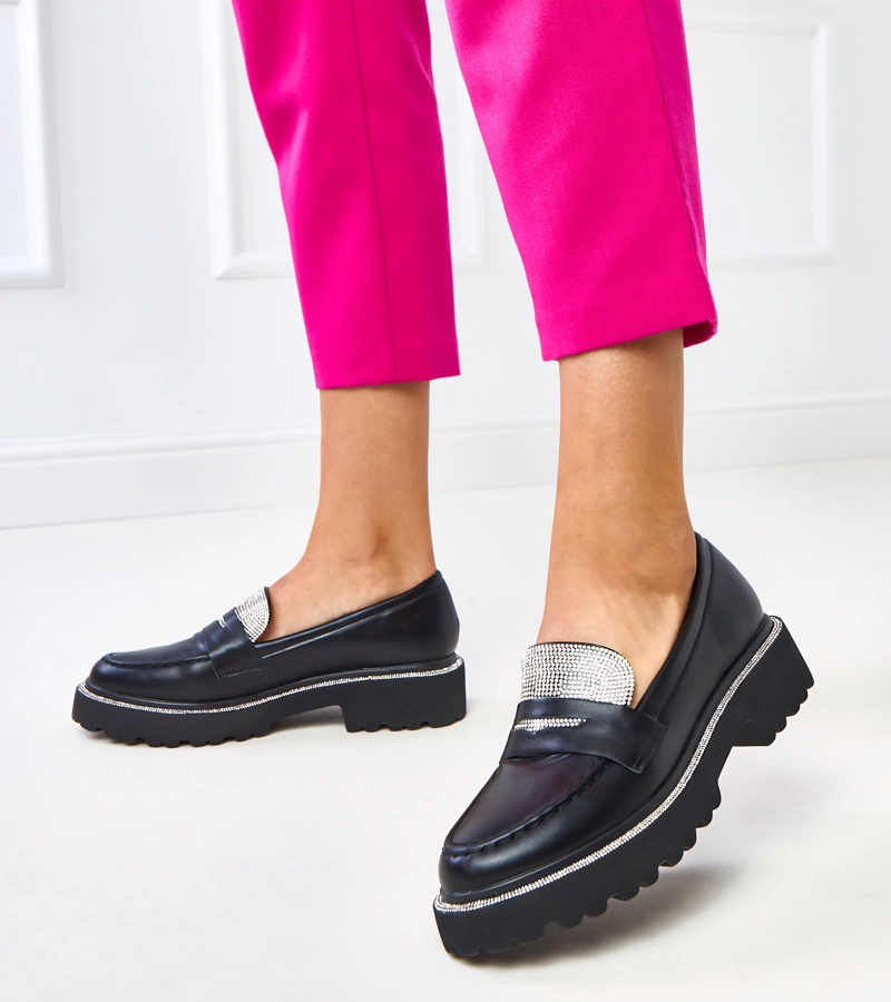 Czarne mokasyny damskie z cyrkoniami