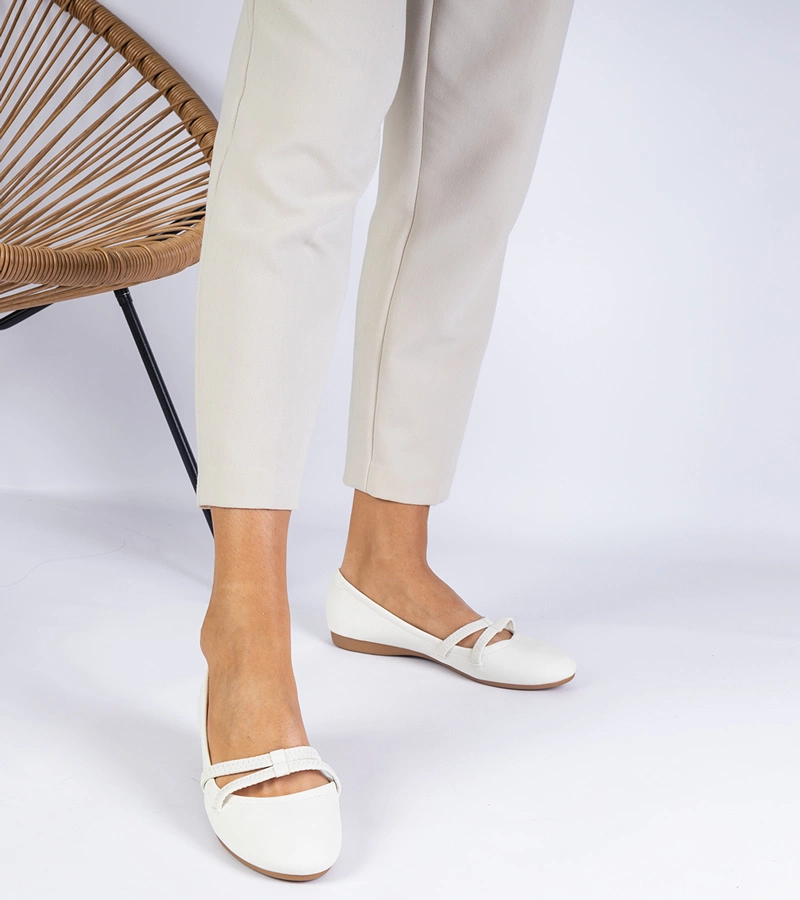 Hers Białe balerinki damskie z ekoskóry matowej