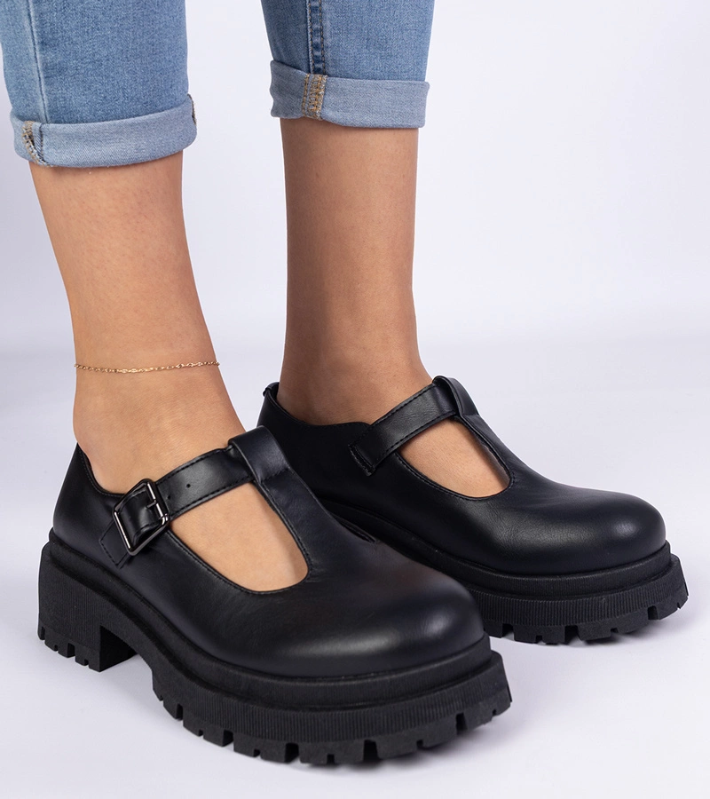 Hers Czarne półbuty na platformie z ekoskóry
