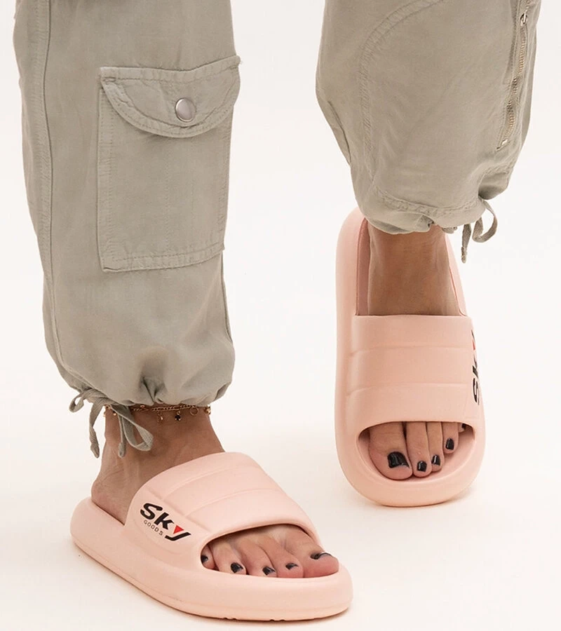 Różowe piankowe klapki