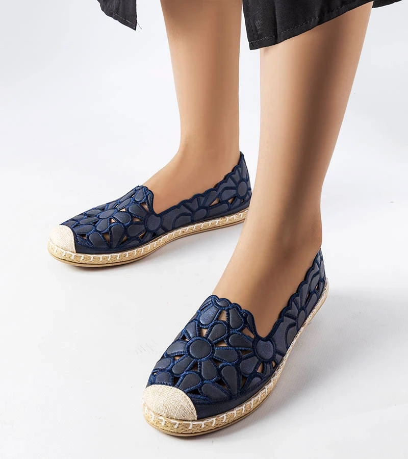 Granatowe espadryle z wycięciami