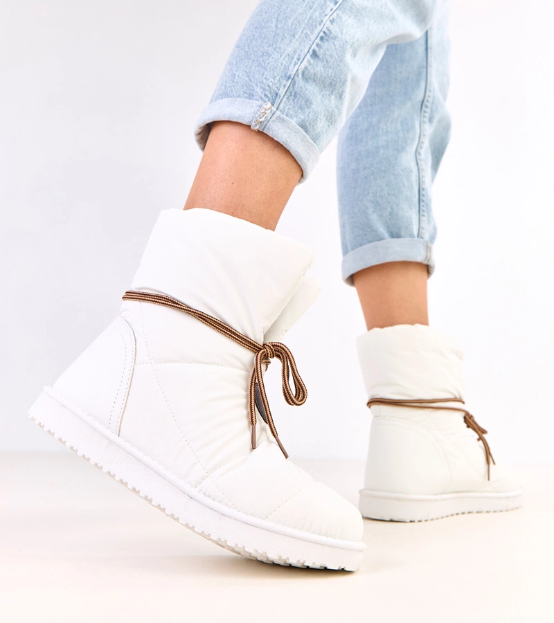 Hers Białe śniegowce damskie z ozdobnym sznurkiem
