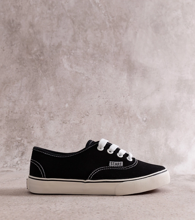 Czarne dziecięce tenisówki