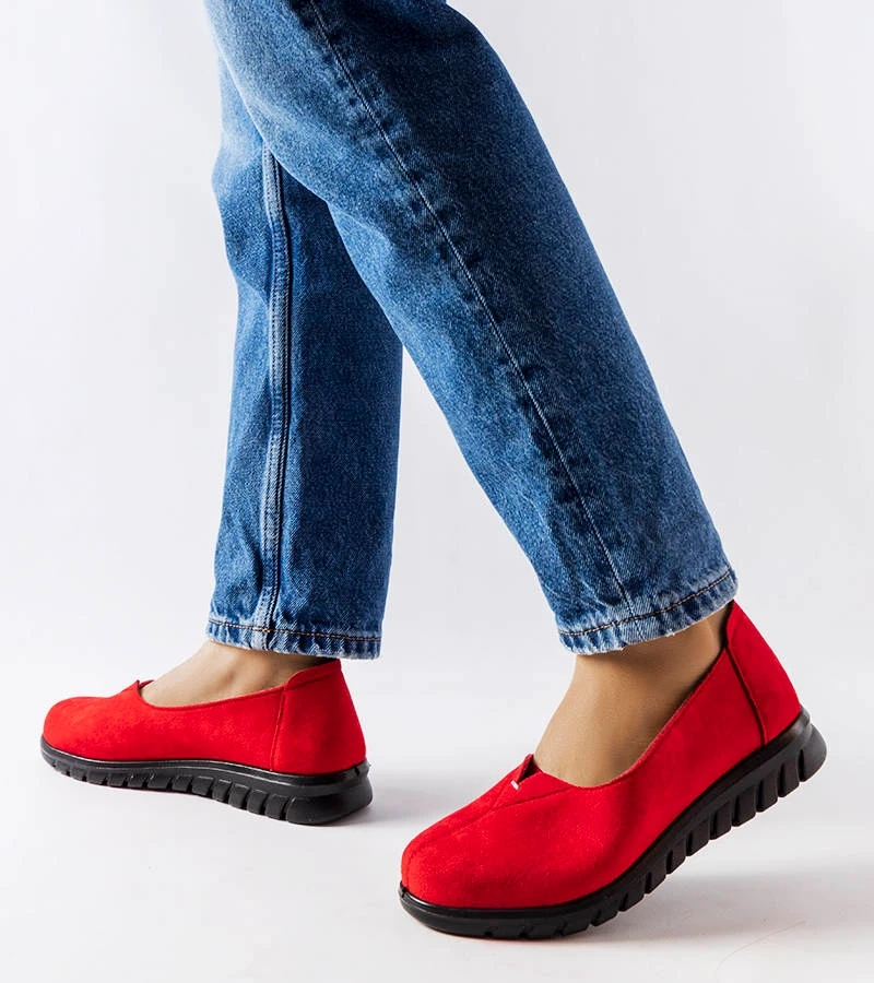 Czerwone lekkie mokasyny