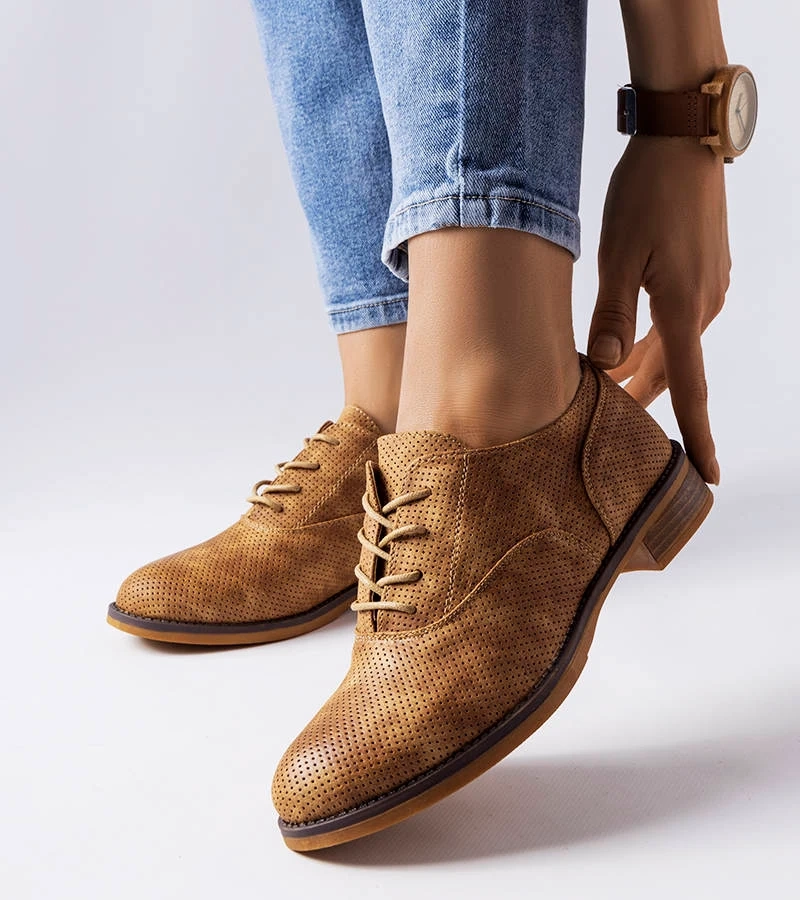 Brązowe eleganckie półbuty z ażurowej ekoskóry