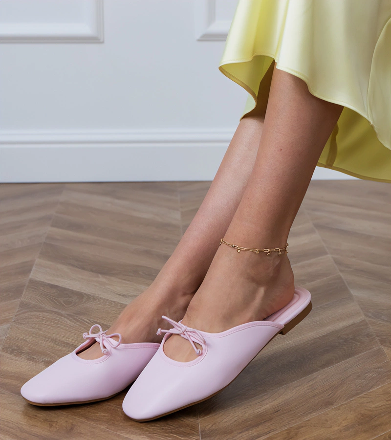 Hers Różowe klapki zabudowane na płaskiej podeszwie