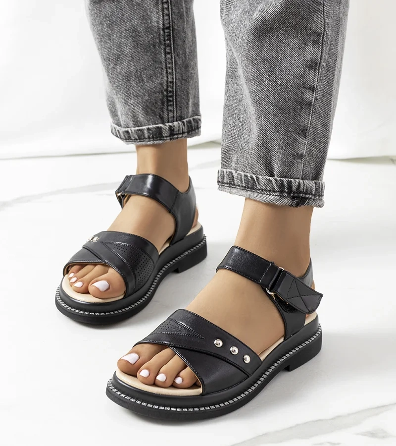 Czarne sandałki damskie