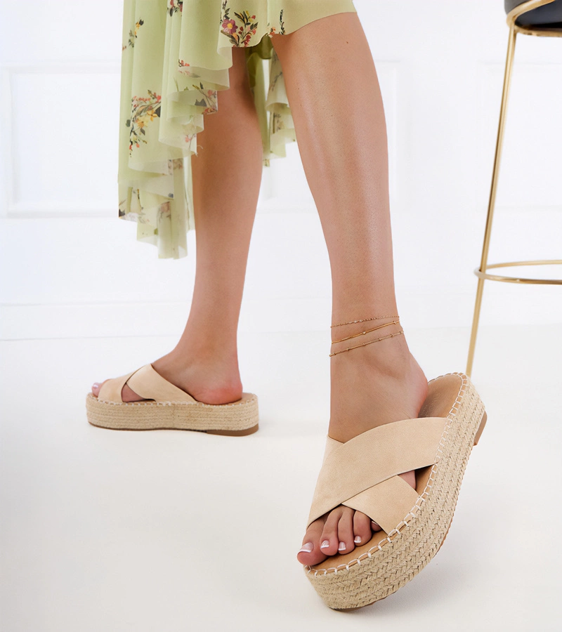 Hers Beżowe klapki espadryle z paskami na platformie