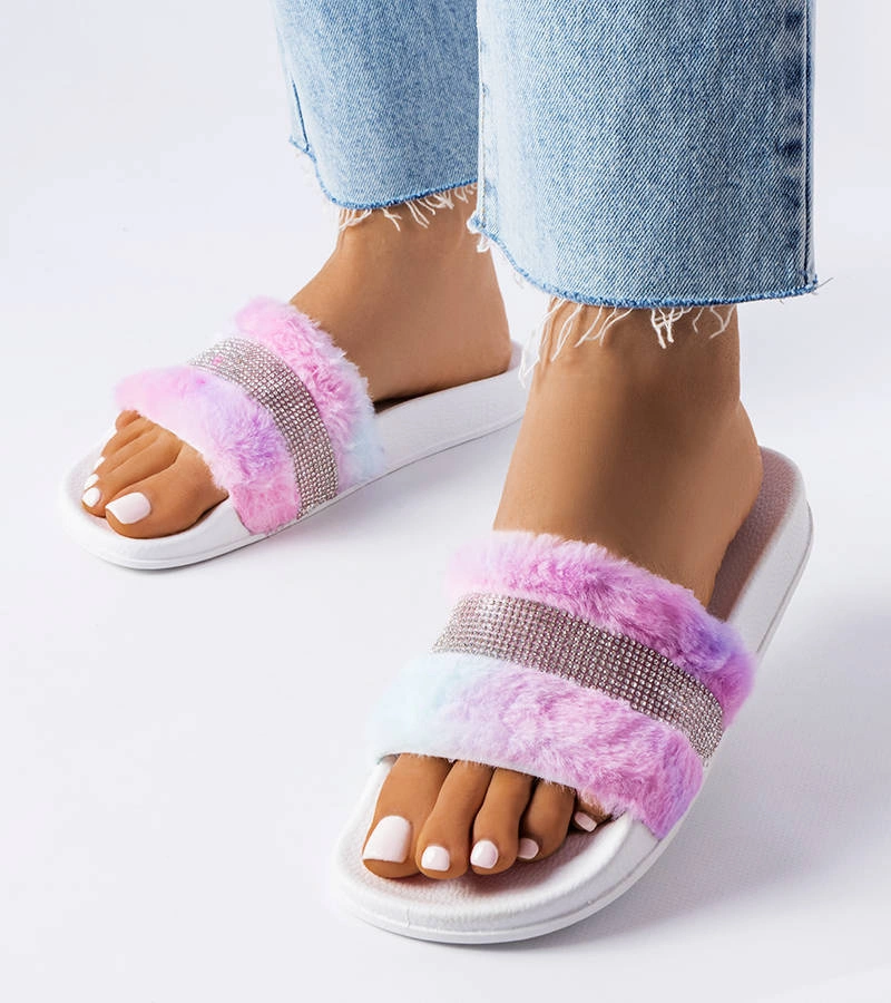 Kolorowe klapki z futerkiem i cyrkoniami