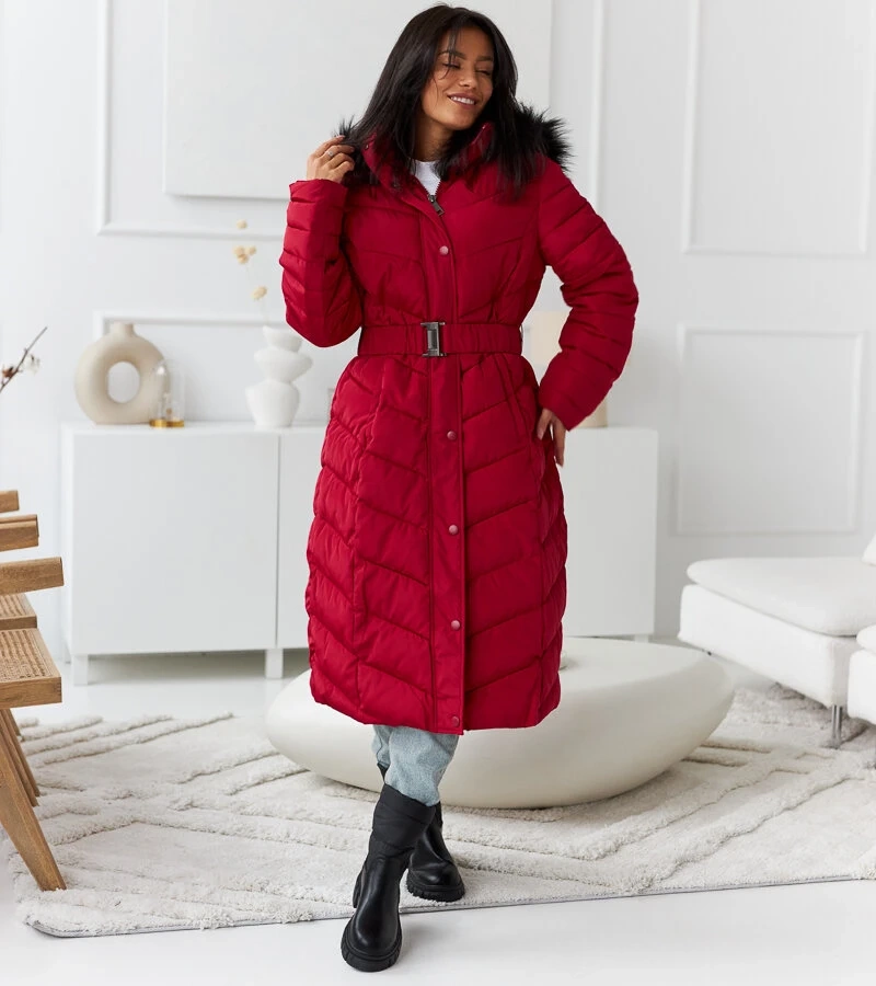 Czerwona długa kurtka z paskiem