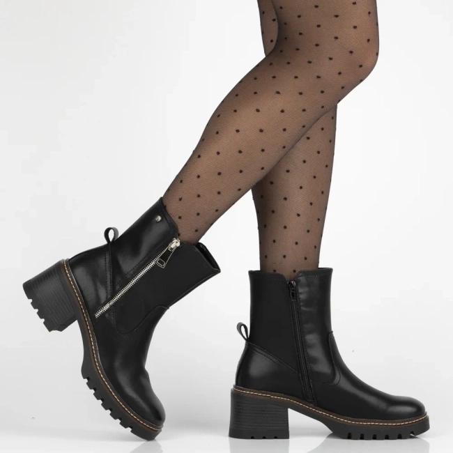 Hers Czarne botki na słupku ze skóry naturalnej