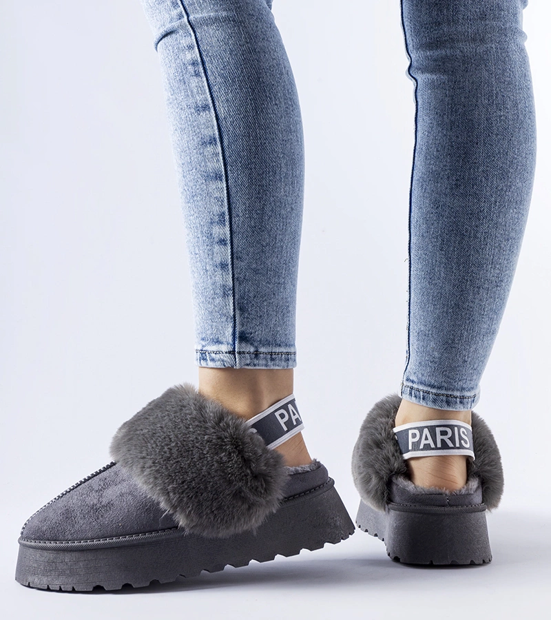 Szare ocieplane kapcie z gumką i futrem