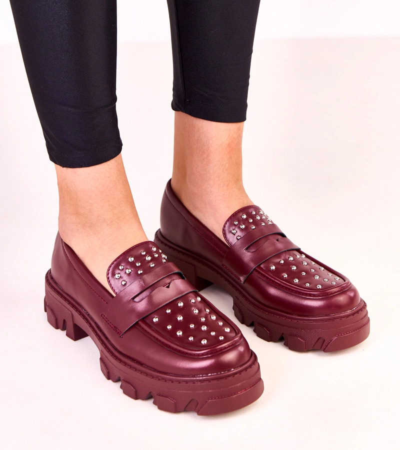 Hers Bordowe mokasyny damskie zdobione ćwiekami