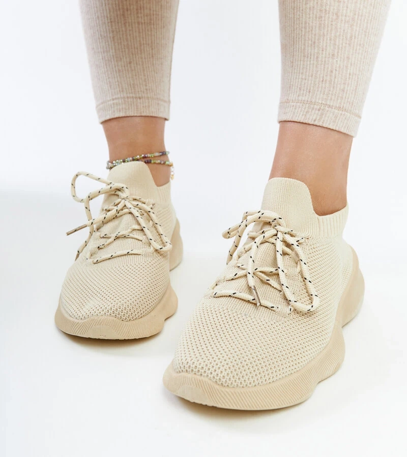 Beżowe sneakersy sportowe