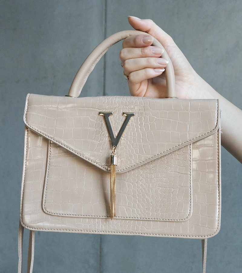 Torebka na ramię z motywem skóry krokodyla