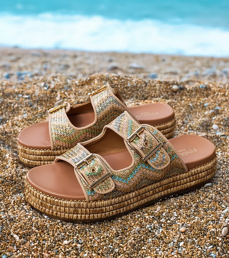 Hers Złote klapki z klamrami na paskach