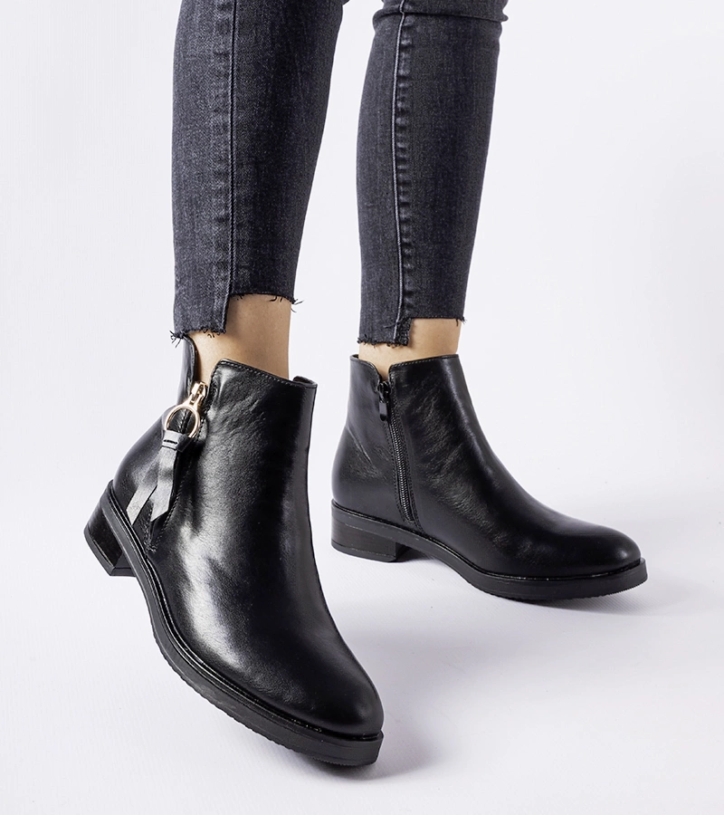 Czarne ocieplane klasyczne botki