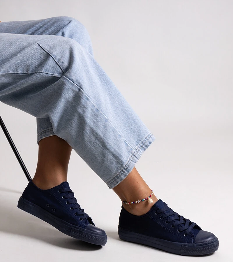 Granatowe klasyczne trampki