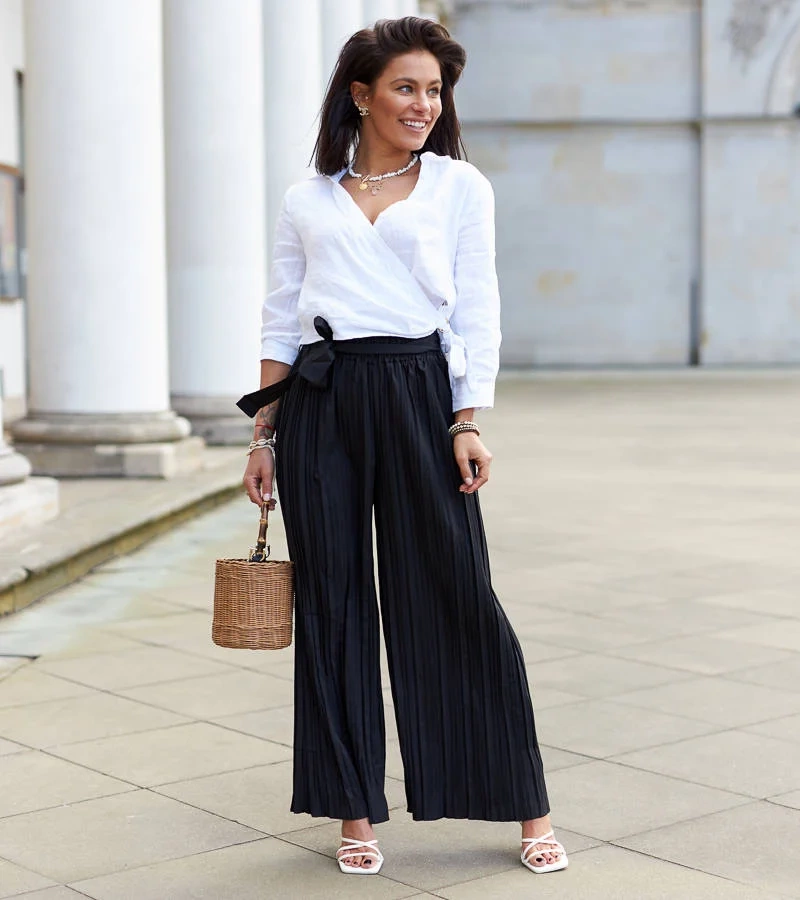 Zielone plisowane spodnie o swobodnym fasonie