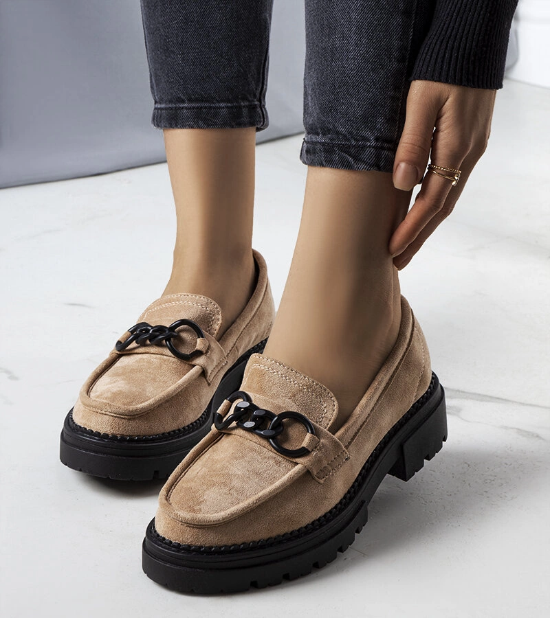 Półbuty na masywnej podeszwie