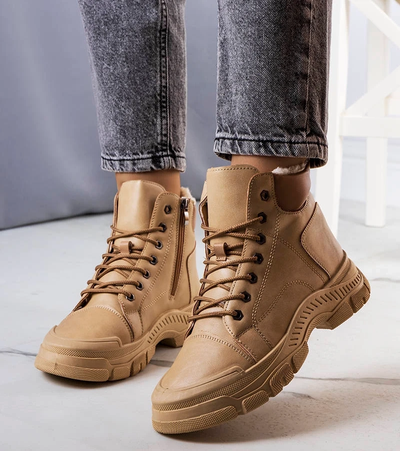 Brązowe ocieplane traperki