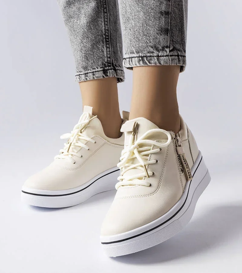 Beżowe sneakersy na koturnie