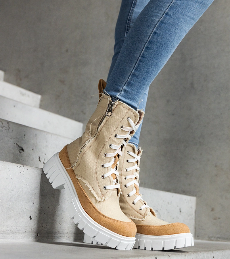 Beżowe ocieplane trapery