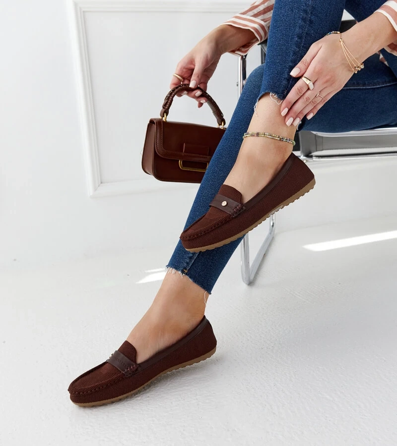 Brązowe materiałowe mokasyny