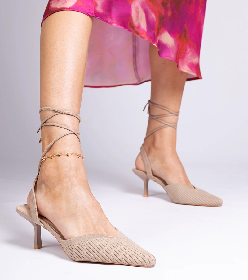 Hers Brązowe czółenka materiałowe na szpilce z otwartą pietą