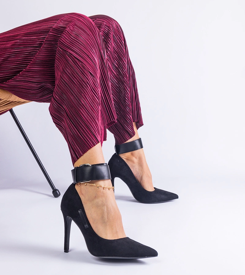 Hers czółenka damskie czarne na słupku z ekoskóry zamszowej