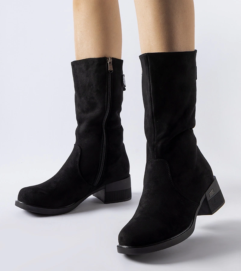 Czarne ocieplane krótkie kozaki