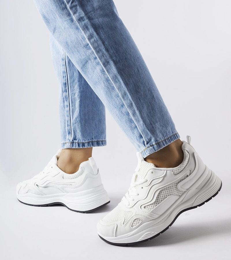 Białe sneakersy sportowe
