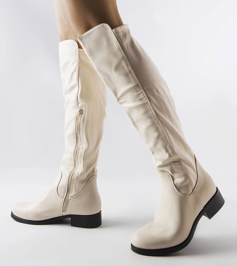 Beżowe kozaki z eko-skóry