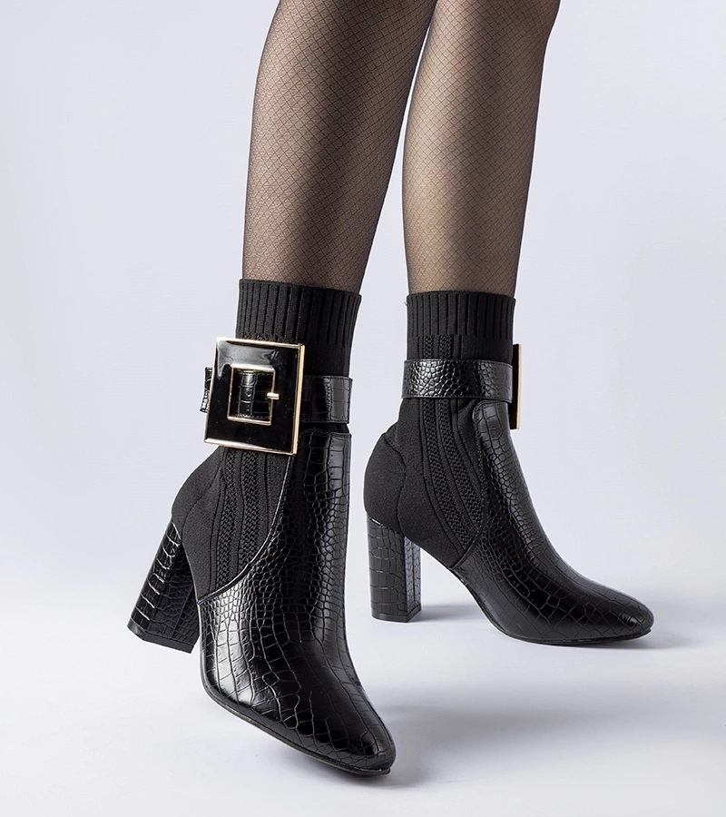 Czarne skarpetkowe botki zwierzęcy wzór