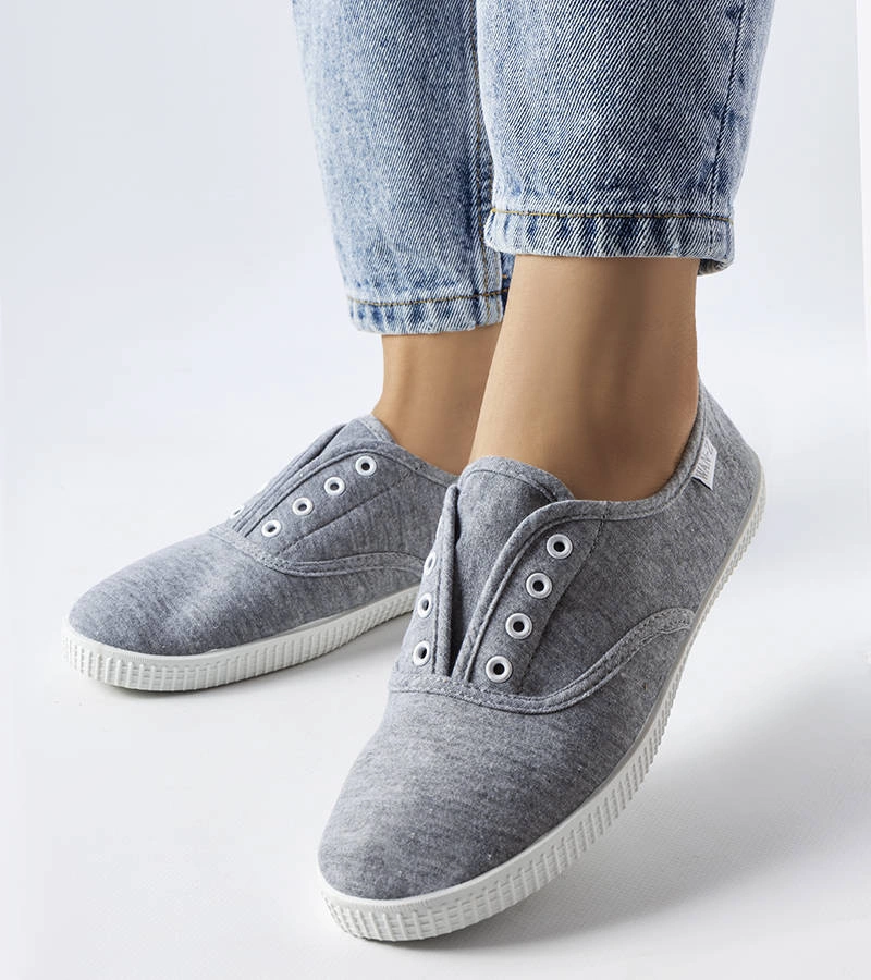 Szare tenisówki materiałowe