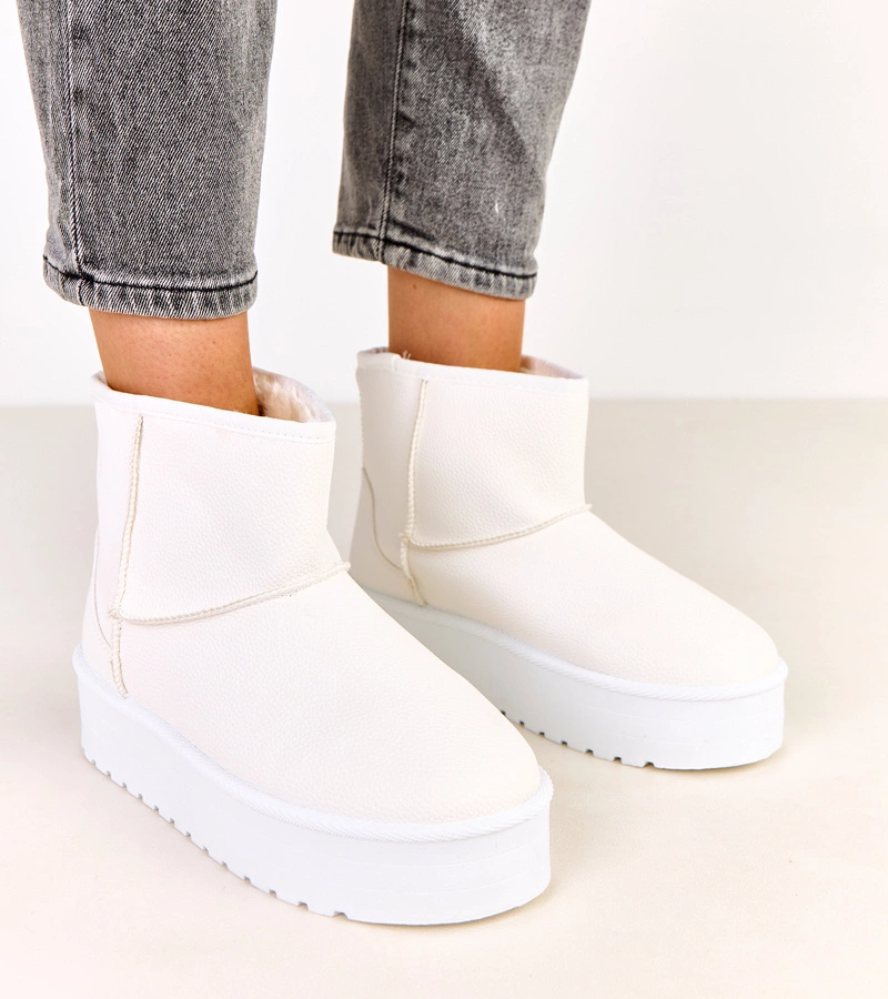 Hers Białe niskie śniegowce na platformie z ekoskóry