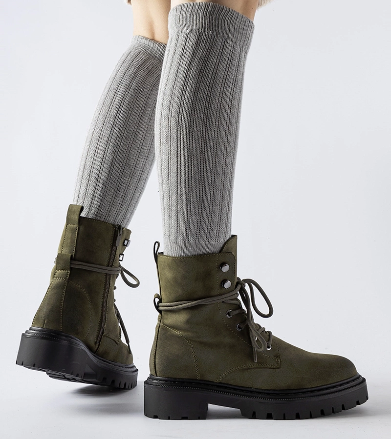 Zielone płaskie trapery z protektorem