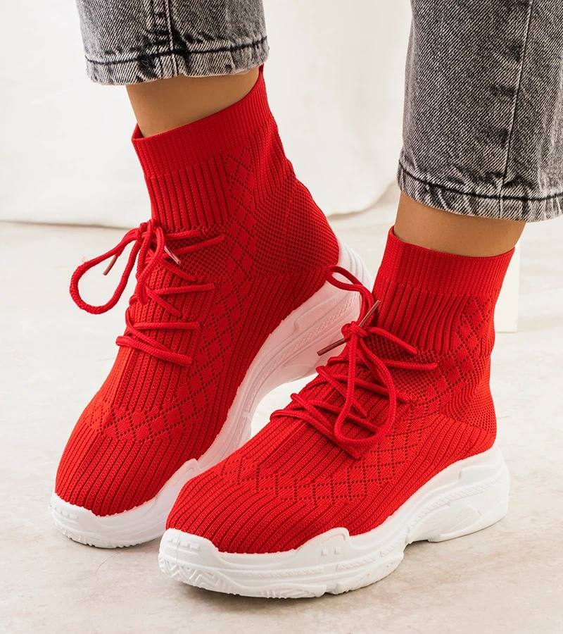 Czerwone materiałowe sneakersy za kostkę