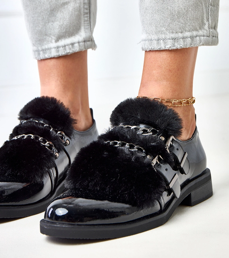 Hers Czarne półbuty damskie z futerkiem