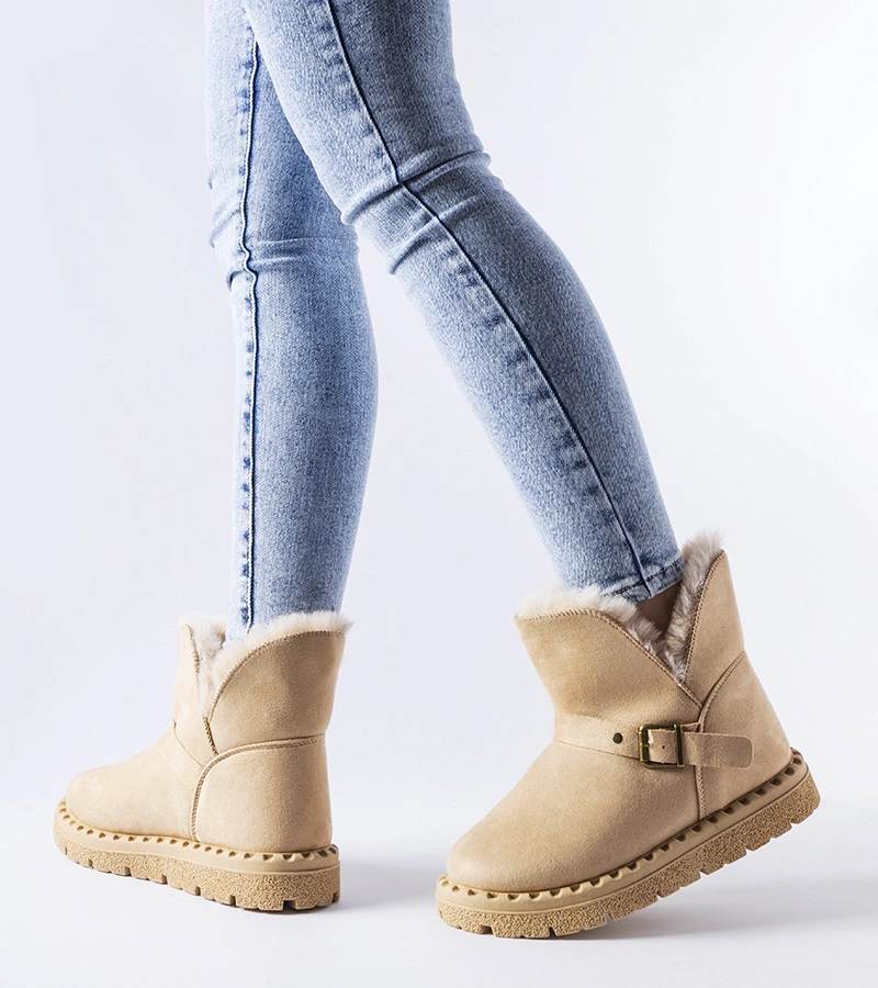 Beżowe ocieplane śniegowce z wycięciem