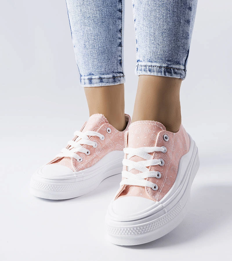 Różowe trampki na wysokiej podeszwie