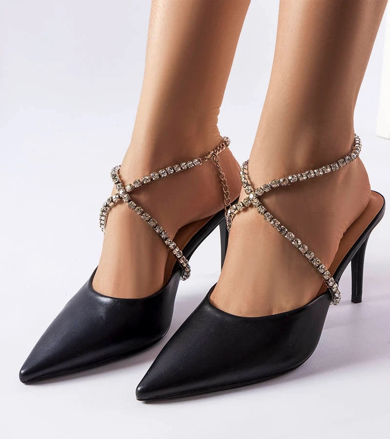 Czarne eleganckie klapki na szpilce