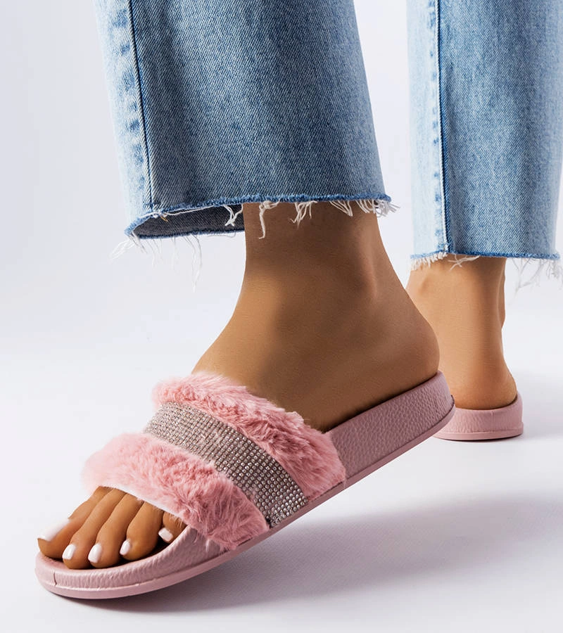 Różowe klapki z futerkiem i cyrkoniami