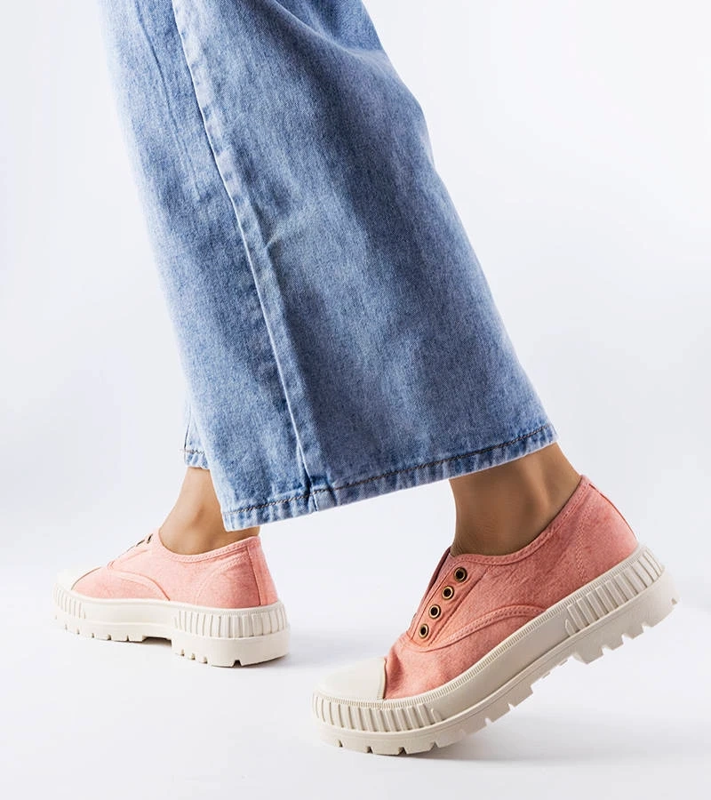 Różowe trampki na masywnej podeszwie