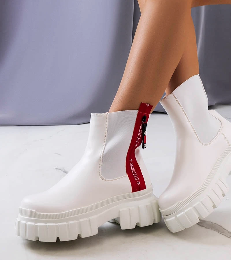 Białe botki z eko-skóry