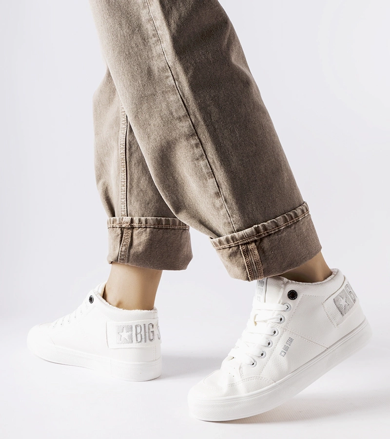 Białe ocieplane sneakersy Big Star EE274352