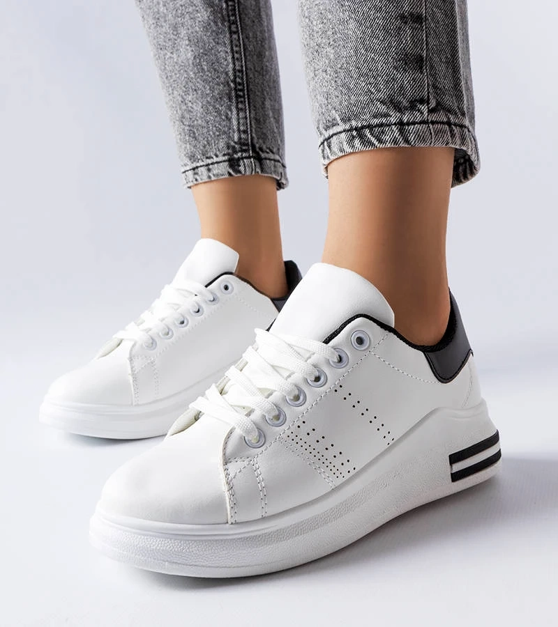 Biało-czarne sznurowane sneakersy na podwyższonej podeszwie