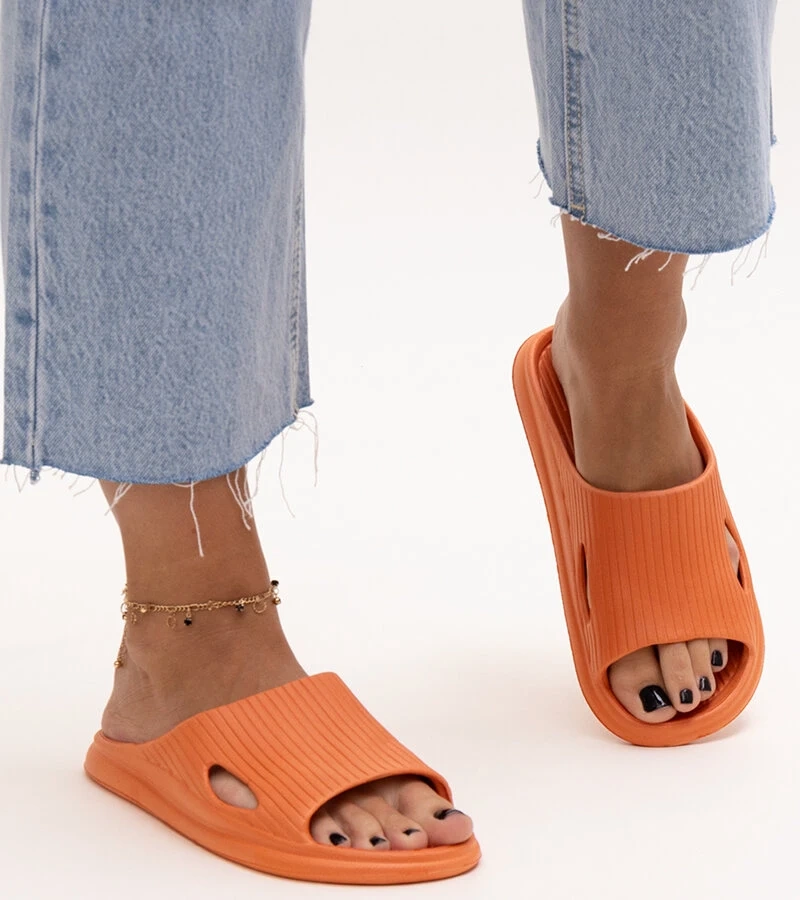 Pomarańczowe piankowe klapki